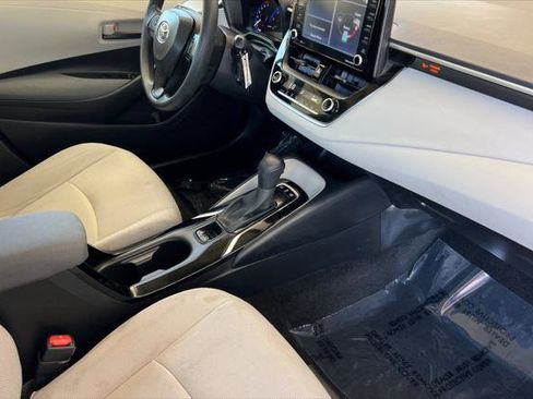 Certified 2022 Toyota Corolla LE FWD image 15