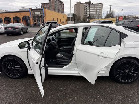 Certified 2025 Toyota Camry SE image 16