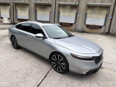 Used 2024 Honda Accord Touring image 14