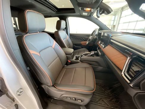 Used 2024 GMC Canyon AT4 w/ AT4 Premium Package image 24