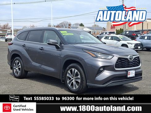 Used 2025 Toyota Highlander XLE AWD/4WD image 1