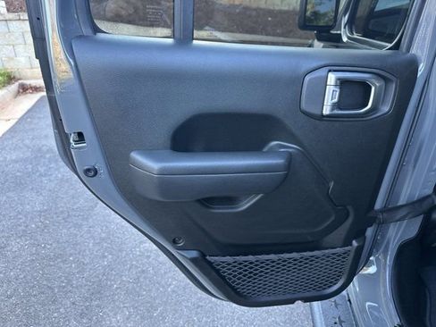 Certified 2023 Jeep Wrangler Unlimited Rubicon w/ Cold Weather Group image 23