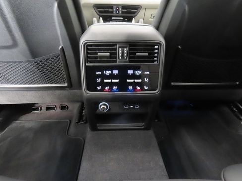 Certified 2026 Porsche Cayenne S AWD/4WD image 33