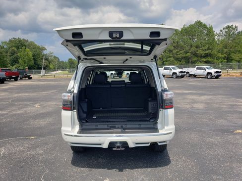 Used 2022 Toyota 4Runner Limited AWD/4WD image 8