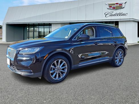 Used 2022 Lincoln Corsair AWD w/ Premium Package image 3