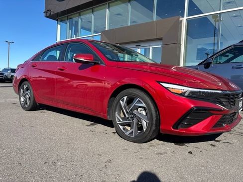Certified 2025 Hyundai Elantra Limited image 8
