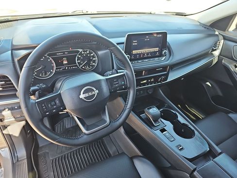 Certified 2025 Nissan Rogue SV w/ SV Premium Package image 16