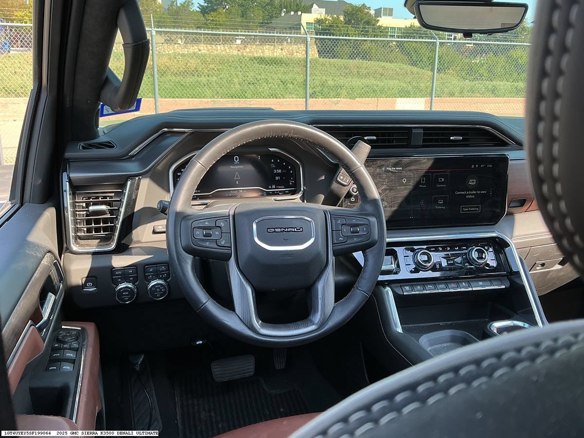 Used 2025 GMC Sierra 3500 Denali Ultimate AWD/4WD image 12