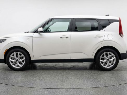 Used 2025 Kia Soul LX w/ LX Technology Package FWD image 5