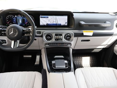 Used 2025 Mercedes-Benz G 550 image 15