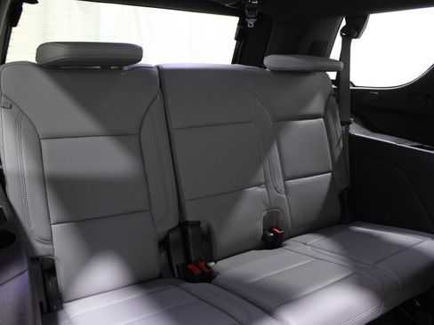 Used 2024 Chevrolet Tahoe LT w/ Luxury Package image 33