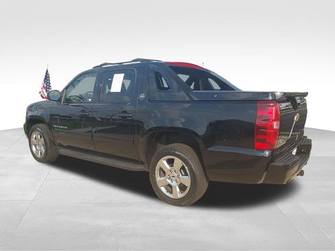 Used 2013 Chevrolet Avalanche LS RWD image 3