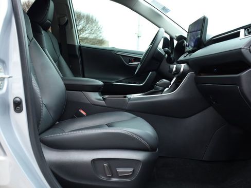 Used 2024 Toyota RAV4 Limited image 16