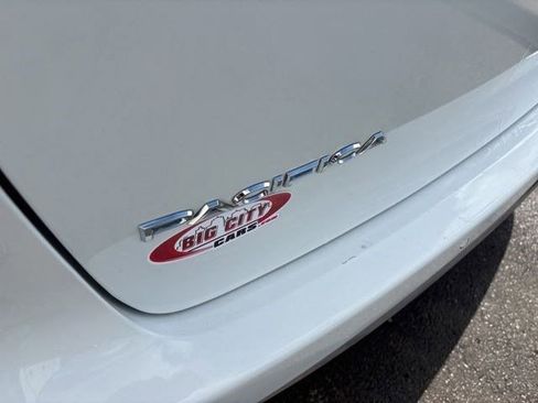 Used 2023 Chrysler Pacifica Touring-L FWD image 46