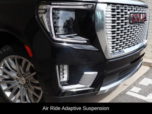 Used 2023 GMC Yukon XL Denali w/ Advanced Technology Package AWD/4WD image 9