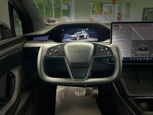 Used 2022 Tesla Model X Plaid AWD/4WD image 15