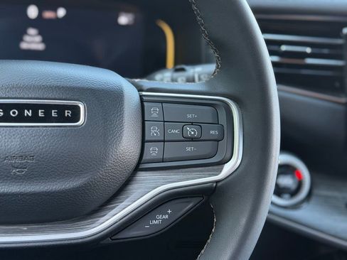 Used 2024 Jeep Wagoneer Series II w/ Flexible Seating Group image 47