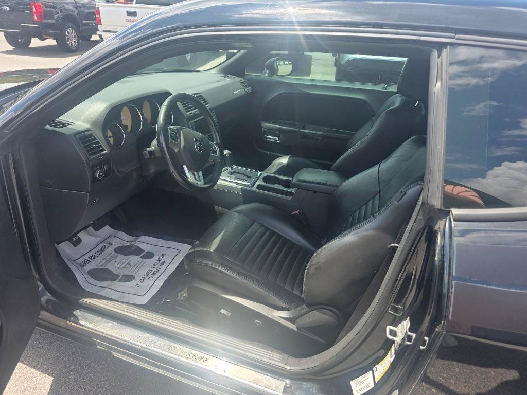 Used 2013 Dodge Challenger R/T RWD image 5