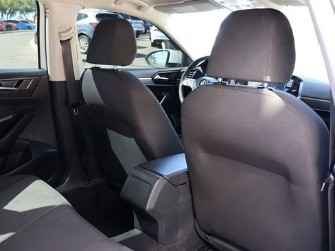 Used 2019 Volkswagen Jetta SE FWD image 28