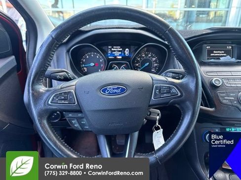 Used 2018 Ford Focus SE w/ SE Appearance Package FWD image 10