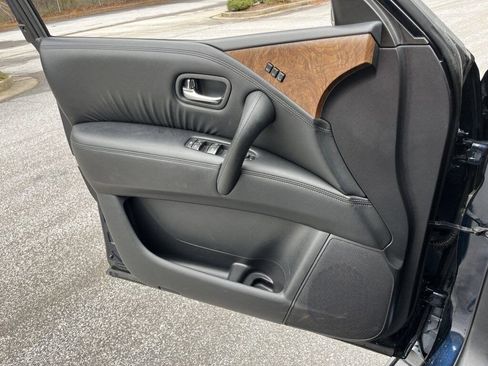 Used 2023 Nissan Armada SL w/ Captain's Chairs Package image 13