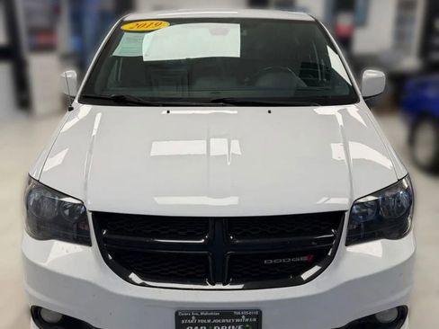 Used 2019 Dodge Grand Caravan SXT w/ Blacktop Package image 2