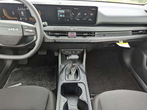 New 2026 Kia K4 FWD image 15