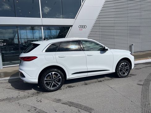 Used 2025 Audi Q5 Premium w/ Convenience Package image 21