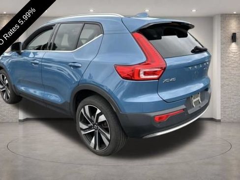 Used 2023 Volvo XC40 B5 Ultimate w/ Protection Package Premier AWD/4WD image 3