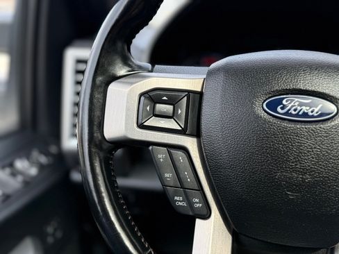 Used 2018 Ford F250 Platinum w/ Platinum Ultimate Package AWD/4WD image 25