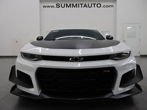 Used 2019 Chevrolet Camaro ZL1 RWD image 21