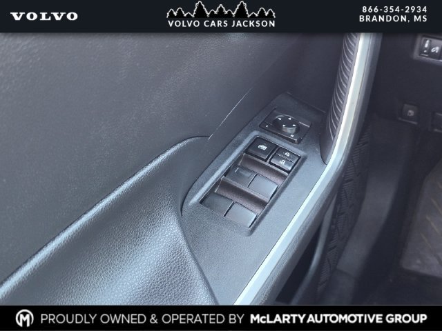 Used 2023 Toyota RAV4 LE AWD/4WD image 17