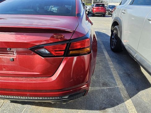 Used 2024 Nissan Altima 2.5 SR w/ SR Premium Package image 9