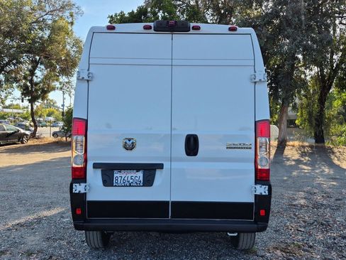 Used 2026 RAM ProMaster 2500 w/ Convenience Group FWD image 5