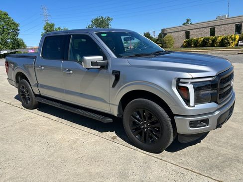 Used 2025 Ford F150 Lariat w/ Equipment Group 502A High image 9