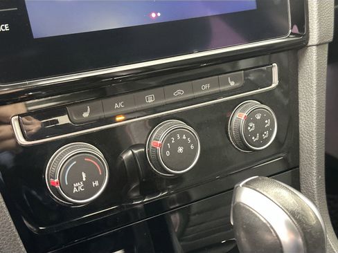 Used 2021 Volkswagen GTI SE image 15