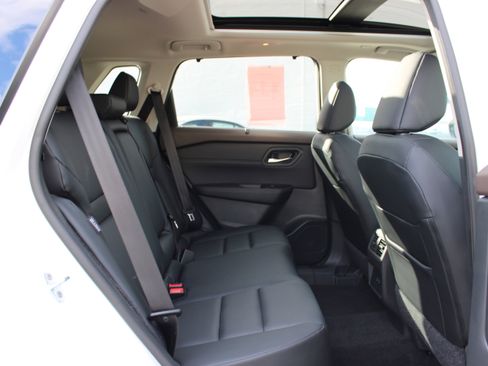 Certified 2023 Nissan Rogue SV w/ SV Premium B Package AWD/4WD image 14