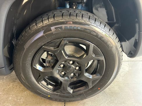 Used 2023 Jeep Compass Trailhawk w/ Trailhawk Elite Group AWD/4WD image 29