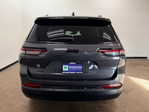 Used 2023 Jeep Grand Cherokee L Laredo AWD/4WD image 4