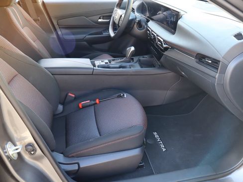 Used 2026 Nissan Sentra SR w/ Floor Mat Package FWD image 16