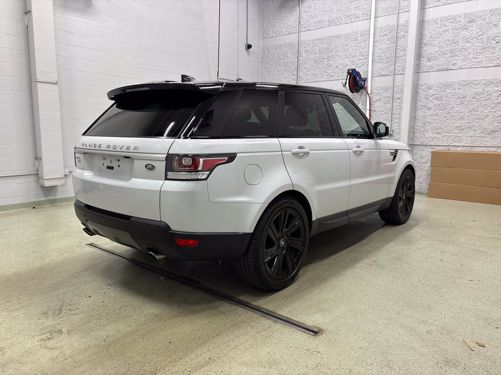 Used 2017 Land Rover Range Rover Sport SE AWD/4WD image 4