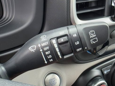 New 2025 Hyundai Venue SEL image 37