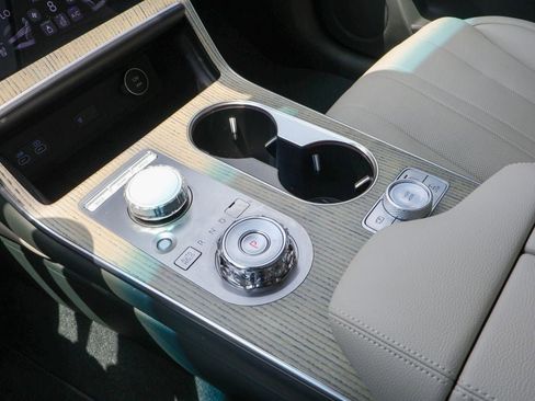 Used 2025 Genesis GV80 2.5T Advanced AWD/4WD image 17