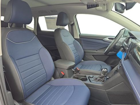 New 2025 Volkswagen Taos SEL image 15