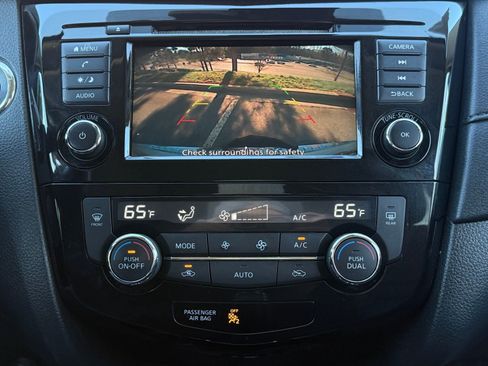 Used 2020 Nissan Rogue SV image 30