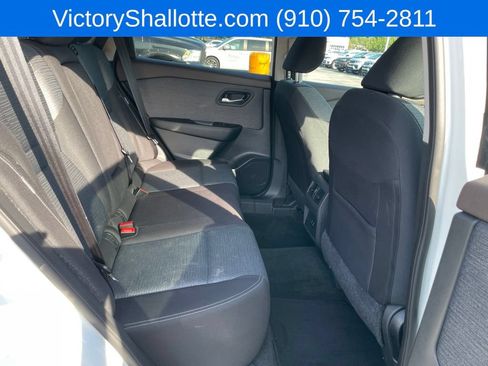 Used 2023 Nissan Rogue SV AWD/4WD image 16