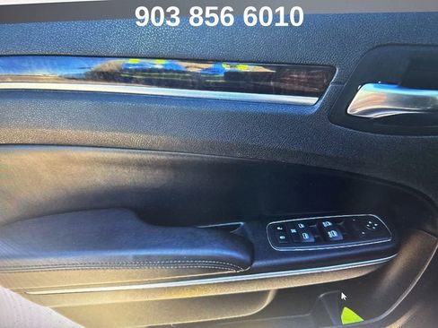 Used 2022 Chrysler 300 Touring L w/ Safetytec Plus Group image 13