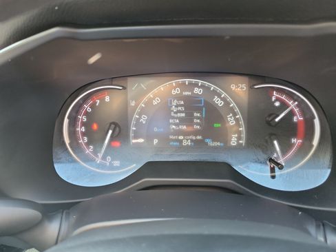 Certified 2025 Toyota RAV4 LE FWD image 28