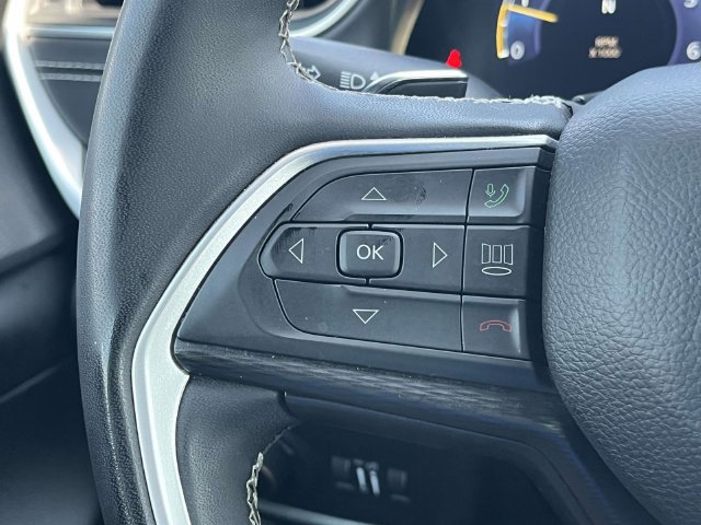 Used 2024 Jeep Grand Cherokee Laredo w/ Luxury Tech Group I AWD/4WD image 27