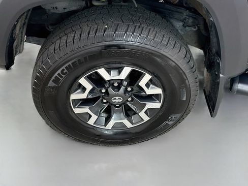 Used 2023 Toyota Tacoma TRD Off-Road w/ Advanced Technology Package AWD/4WD image 29